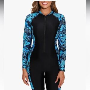 ~NWT Women's Black and Blue Rash Guard Swimsuit~
